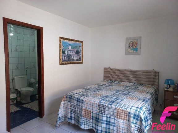 Imagem Casa com 3 Quartos à Venda, 250 m² em Carianos - Florianópolis