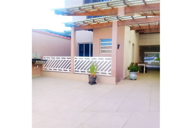 Imagem Casa com 3 Quartos à Venda, 220 m² Imagem Casa com 3 Quartos à Venda, 220 m²