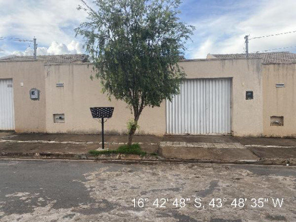 Casa com 2 Quartos à Venda, 139 m² em Santos Dumont - Montes Claros