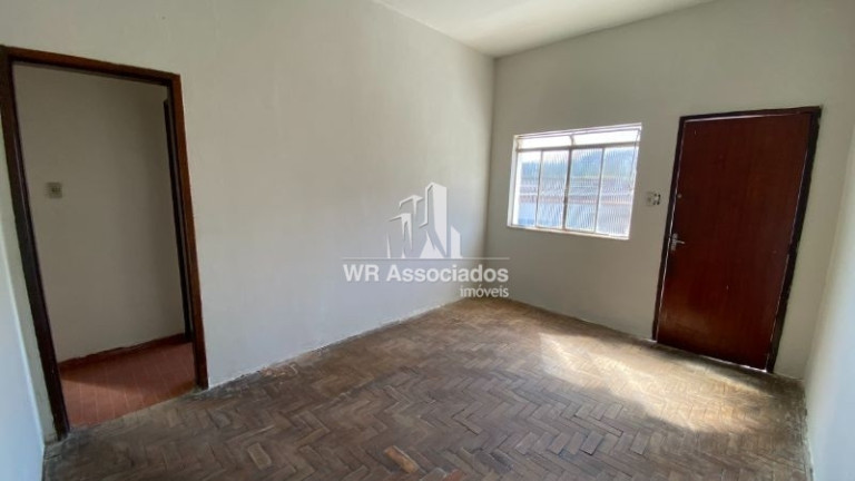 Imagem Casa com 2 Quartos à Venda, 119 m²