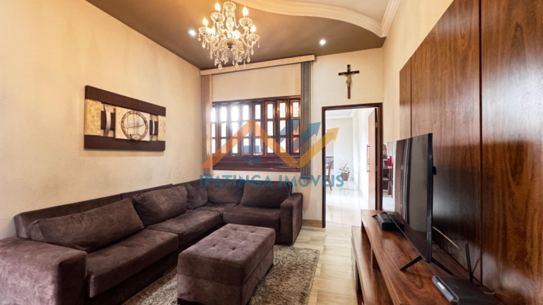 Casa com 3 Quartos à Venda, 311 m² em Bom Retiro - Ipatinga