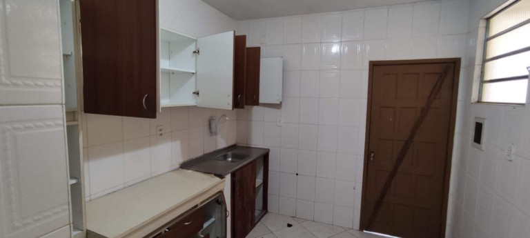 Imagem Casa com 5 Quartos à Venda, 700 m² em Cajazeiras V - Salvador Imagem Casa com 5 Quartos à Venda, 700 m² em Cajazeiras V - Salvador