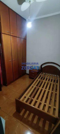 Imagem Casa com 3 Quartos à Venda, 148 m² em Conjunto Habitacional Milton Gavetti - Londrina Imagem Casa com 3 Quartos à Venda, 148 m² em Conjunto Habitacional Milton Gavetti - Londrina