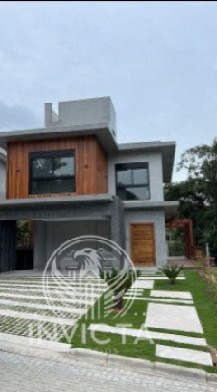 Casa de Condomínio com 3 Quartos à Venda, 258 m² em Praia Das Taquaras - Balneário Camboriú