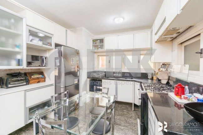 Imagem Imóvel com 3 Quartos à Venda, 217 m² em Boa Vista - Porto Alegre