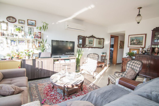 Imagem Imóvel com 3 Quartos à Venda, em Petrópolis - Porto Alegre Imagem Imóvel com 3 Quartos à Venda, em Petrópolis - Porto Alegre