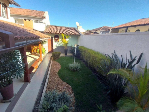 Casa com 7 Quartos à Venda, 383 m² em Jardim Normandia - Volta Redonda
