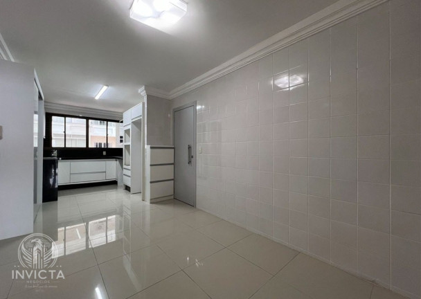 Imagem Apartamento com 4 Quartos à Venda, 241 m² em Centro - Balneário Camboriú Imagem Apartamento com 4 Quartos à Venda, 241 m² em Centro - Balneário Camboriú