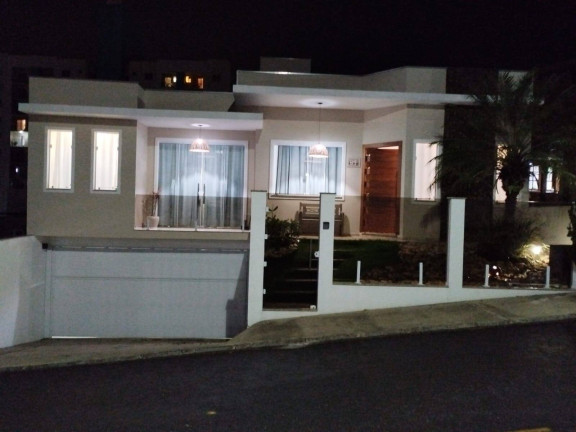 Imagem Casa com 3 Quartos à Venda, 263 m² em Centro - Barra Velha Imagem Casa com 3 Quartos à Venda, 263 m² em Centro - Barra Velha