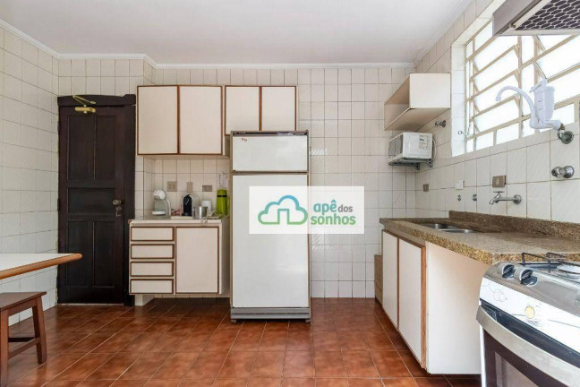 Imagem Casa com 12 Quartos à Venda, 520 m² em Pacaembu - São Paulo Imagem Casa com 12 Quartos à Venda, 520 m² em Pacaembu - São Paulo