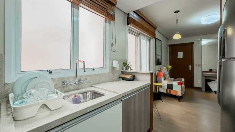 Imagem Imóvel com 2 Quartos à Venda,  em Moinhos De Vento - Porto Alegre