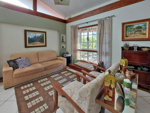 Imagem Casa com 4 Quartos à Venda, 250 m² em Barra Do Imbuí - Teresópolis
