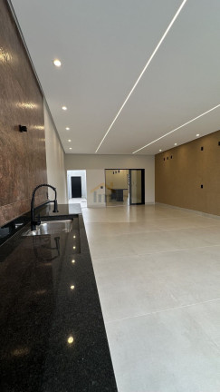 Casa com 3 Quartos à Venda, 241 m² em Jardim América - Goiânia