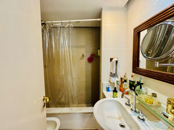 Imagem Imóvel com 3 Quartos à Venda, 90 m² em Lagoa - Rio De Janeiro Imagem Imóvel com 3 Quartos à Venda, 90 m² em Lagoa - Rio De Janeiro