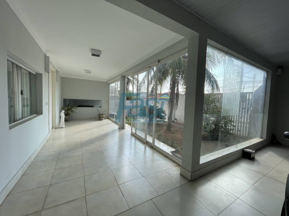 Imagem Casa com 5 Quartos à Venda, 600 m² em Jardim Shangri-la - Cuiabá