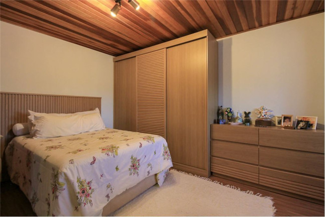 Imagem Casa de Condomínio com 3 Quartos à Venda, 220 m² em Ipanema - Porto Alegre