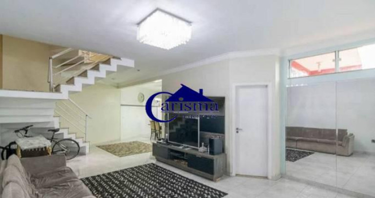 Sobrado com 3 Quartos para Alugar, 266 m² em Vila Alzira - Santo André
