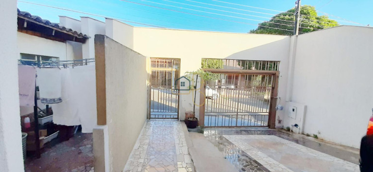 Imagem Casa com 3 Quartos à Venda, 236 m² em Jardim Delta - Londrina