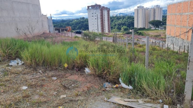 Imóvel à Venda, 253 m² em Votupoca - Barueri