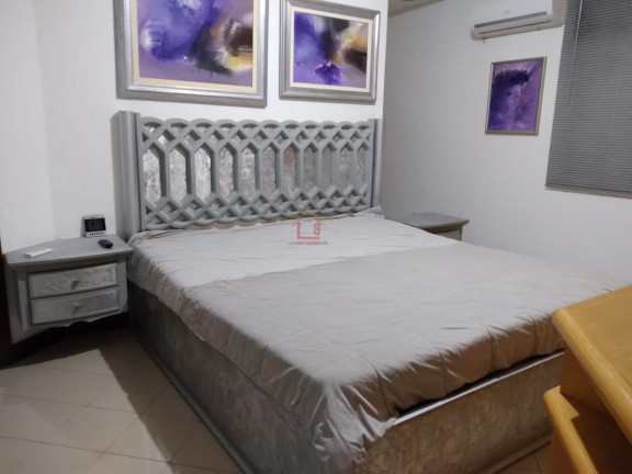Imagem Casa de Condomínio com 4 Quartos à Venda, 366 m²