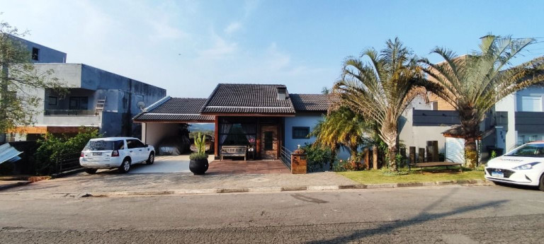 Casa com 4 Quartos à Venda ou Locação, 445 m² em Jardim Imperial Hills Iii - Arujá