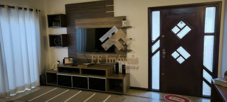 Imagem Casa com 3 Quartos à Venda, 250 m² em São Carlos
