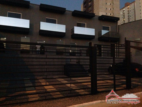Imagem Casa de Condomínio com 2 Quartos à Venda, 73 m² em Centro - Jacareí