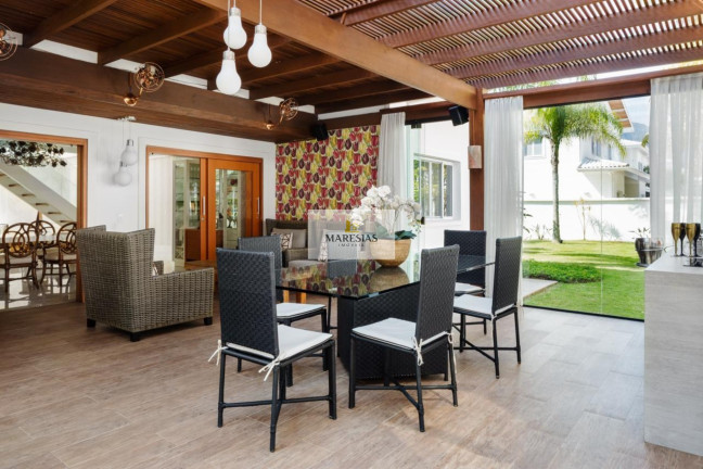 Imagem Casa com 5 Quartos à Venda, 300 m² em Maresias - São Sebastião Imagem Casa com 5 Quartos à Venda, 300 m² em Maresias - São Sebastião