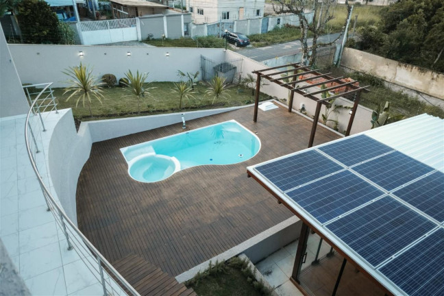 Imagem Casa com 3 Quartos à Venda, 363 m² em Butiatuvinha - Curitiba Imagem Casa com 3 Quartos à Venda, 363 m² em Butiatuvinha - Curitiba