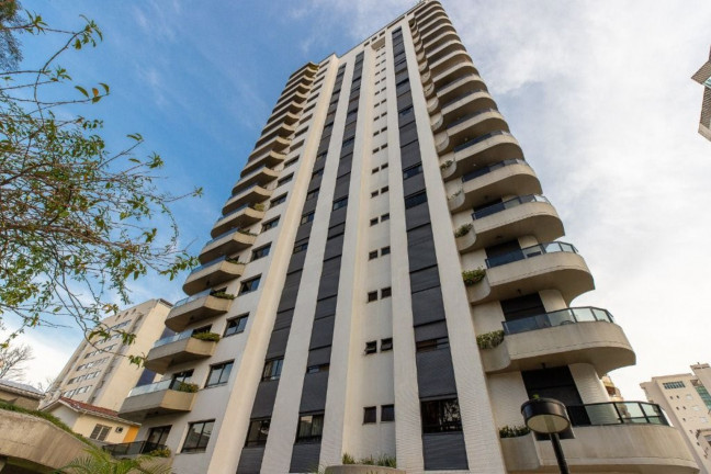 Imóvel com 5 Quartos à Venda, 220 m² em Moema - São Paulo