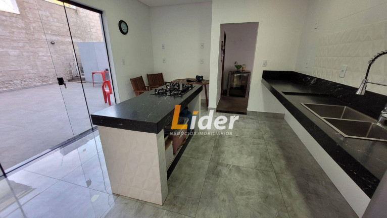 Imagem Casa com 4 Quartos à Venda, 300 m² em Nova Gramado - Juiz De Fora Imagem Casa com 4 Quartos à Venda, 300 m² em Nova Gramado - Juiz De Fora