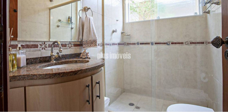 Imagem Casa com 4 Quartos à Venda, 250 m² em Moema - São Paulo Imagem Casa com 4 Quartos à Venda, 250 m² em Moema - São Paulo