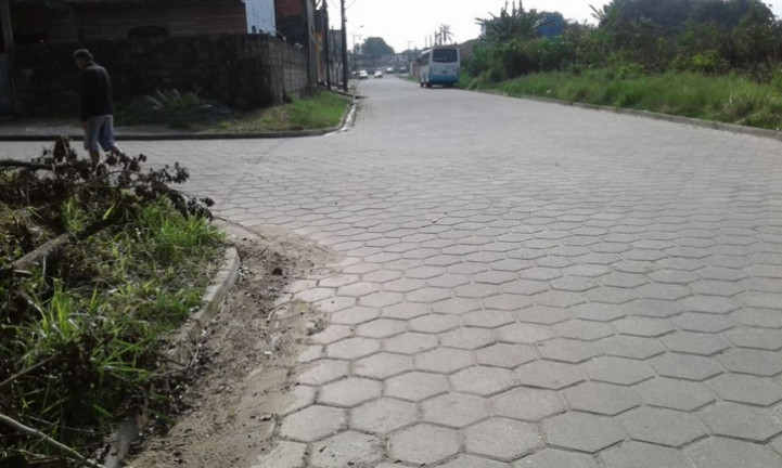 Terreno à Venda, 847 m² em Jd. Umuarama - Itanhaém