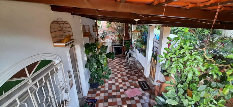 Imagem Casa com 6 Quartos à Venda, 220 m² em Florença - Ribeirão Das Neves Imagem Casa com 6 Quartos à Venda, 220 m² em Florença - Ribeirão Das Neves