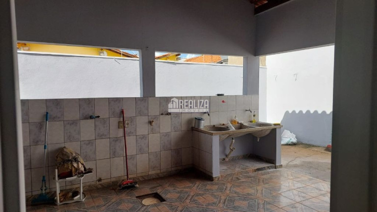 Casa com 3 Quartos à Venda, 200 m² em Conjunto Manoel Mendes - Uberaba