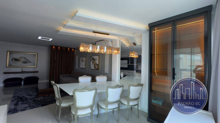 Imagem Apartamento com 3 Quartos à Venda, 132 m² em Centro - Balneário Camboriú Imagem Apartamento com 3 Quartos à Venda, 132 m² em Centro - Balneário Camboriú