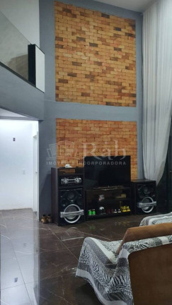 Imagem Sobrado com 3 Quartos à Venda, 220 m² em Santa Regina - Camboriú
