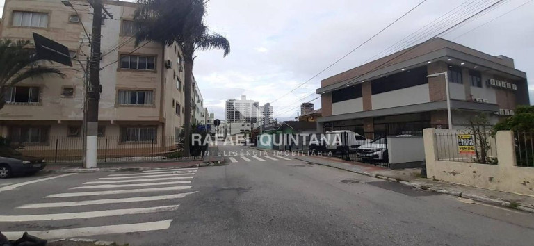 Imagem Casa com 3 Quartos à Venda, 140 m² em Kobrasol - São José