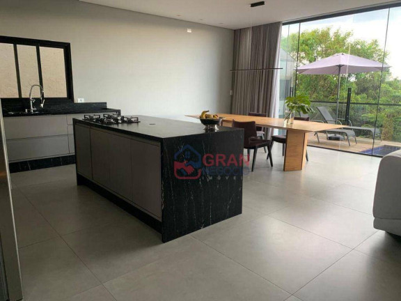 Imagem Casa com 3 Quartos à Venda, 282 m² em Santa Cândida - Curitiba Imagem Casa com 3 Quartos à Venda, 282 m² em Santa Cândida - Curitiba