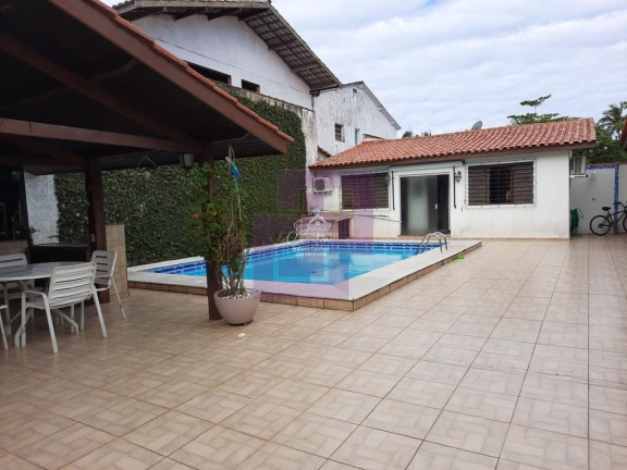 Casa com 5 Quartos à Venda, 140 m² em Enseada - Guarujá