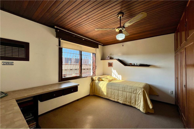 Imagem Casa com 3 Quartos à Venda, 300 m² em Jardim Carvalho - Porto Alegre Imagem Casa com 3 Quartos à Venda, 300 m² em Jardim Carvalho - Porto Alegre