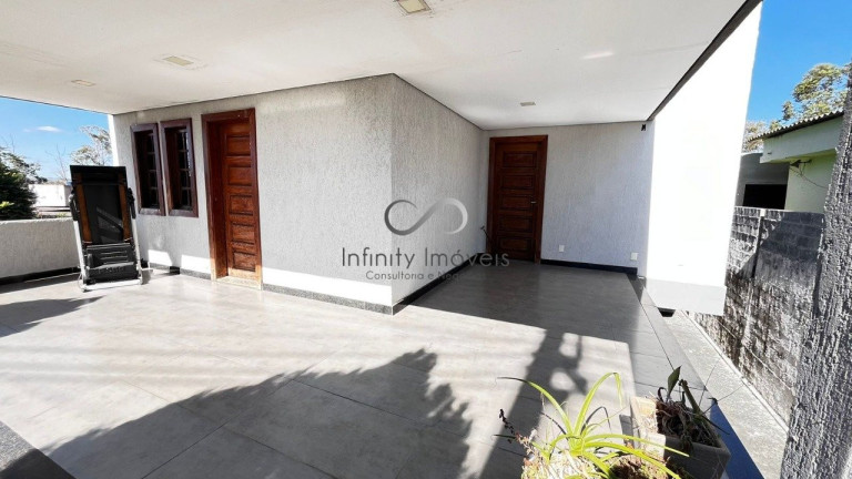 Imagem Casa com 3 Quartos à Venda, 552 m² em Célvia - Vespasiano