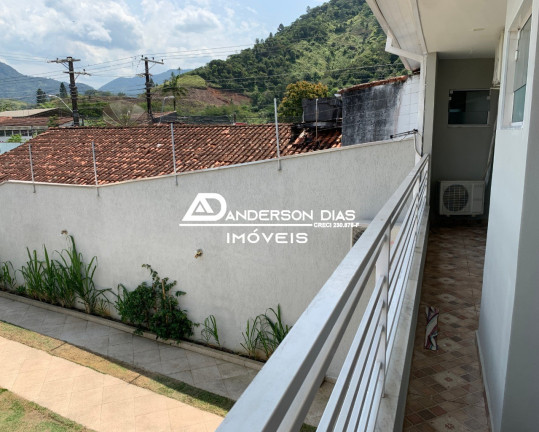Imagem Casa com 3 Quartos à Venda, 180 m² em Centro - Caraguatatuba