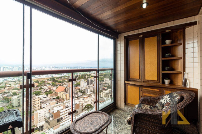 Imagem Casa com 3 Quartos à Venda, 127 m² em Bigorrilho - Curitiba Imagem Casa com 3 Quartos à Venda, 127 m² em Bigorrilho - Curitiba
