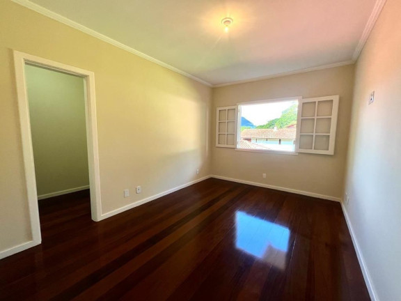 Imagem Casa com 5 Quartos à Venda, 400 m² em Golfe - Teresópolis Imagem Casa com 5 Quartos à Venda, 400 m² em Golfe - Teresópolis