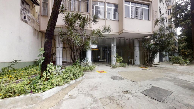 Imagem Imóvel com 2 Quartos à Venda, 74 m² em Humaitá - Rio De Janeiro Imagem Imóvel com 2 Quartos à Venda, 74 m² em Humaitá - Rio De Janeiro