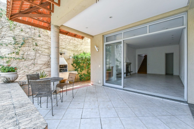 Imagem Casa com 4 Quartos à Venda, 231 m² em Vila Inah - São Paulo