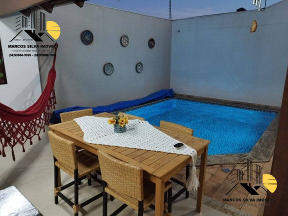 Imagem Casa com 3 Quartos à Venda, 250 m² em Jardim Europa - Uberlândia