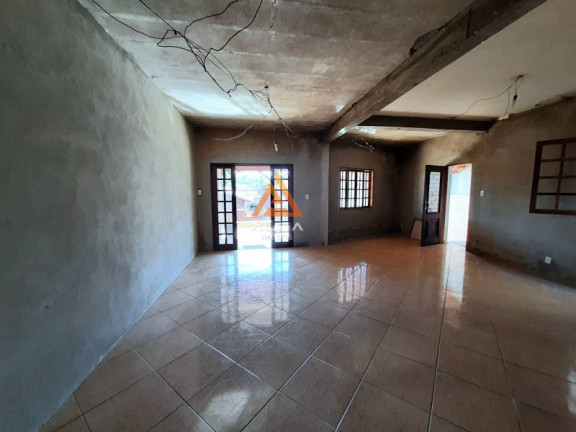 Imagem Casa com 4 Quartos à Venda, 169 m²