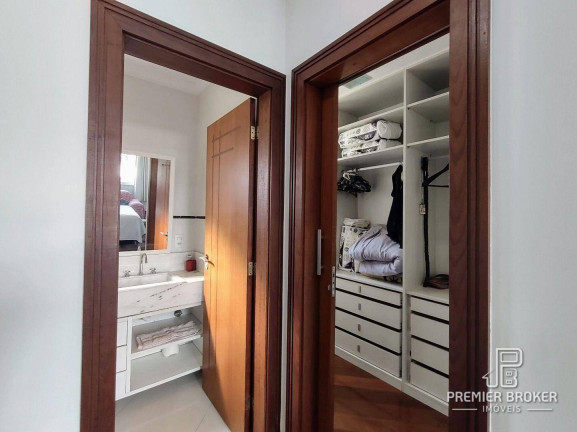 Imagem Casa com 6 Quartos à Venda, 220 m² em Tijuca - Teresópolis Imagem Casa com 6 Quartos à Venda, 220 m² em Tijuca - Teresópolis
